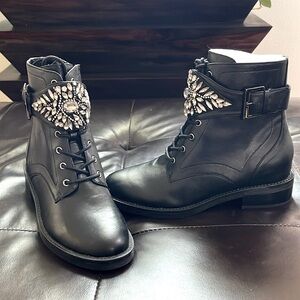Nine West Size 8 Black Bootie w/Stone Design
